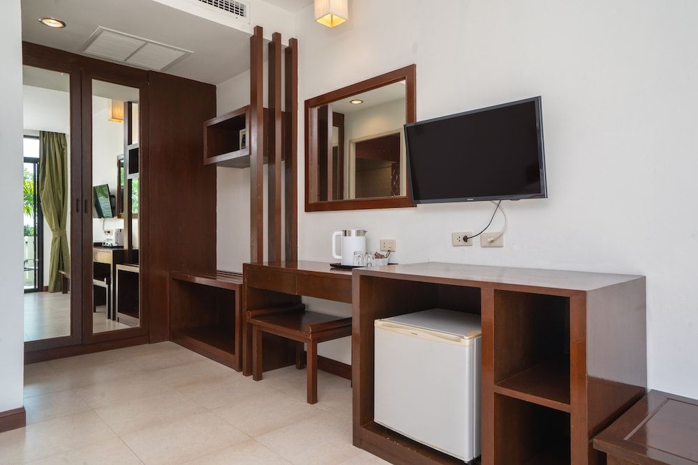 Memory Karon Resort Standard Double Room 3