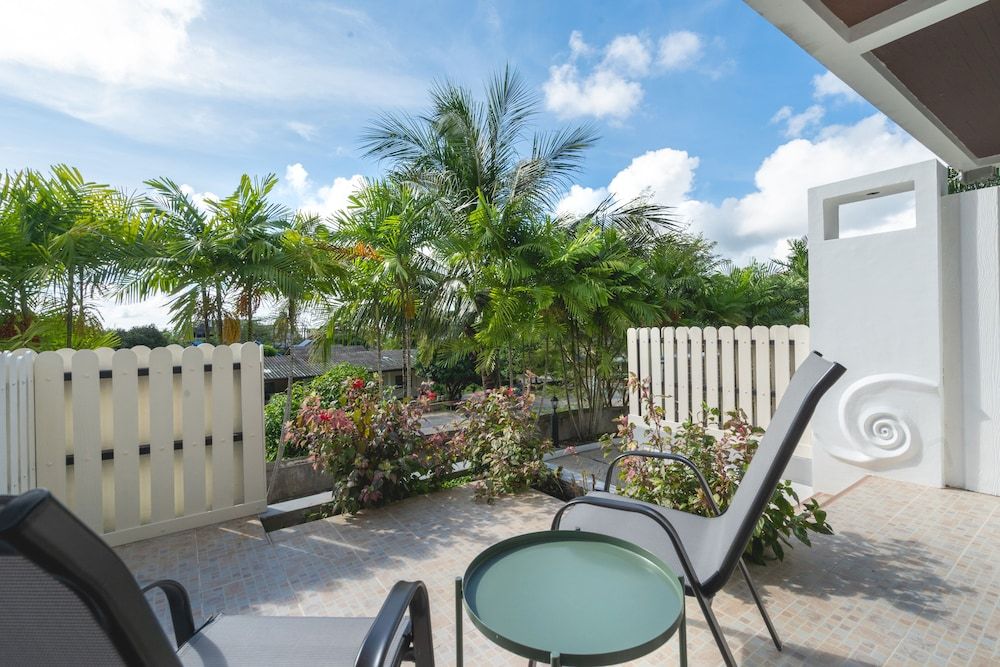 Memory Karon Resort Standard Double Room 8