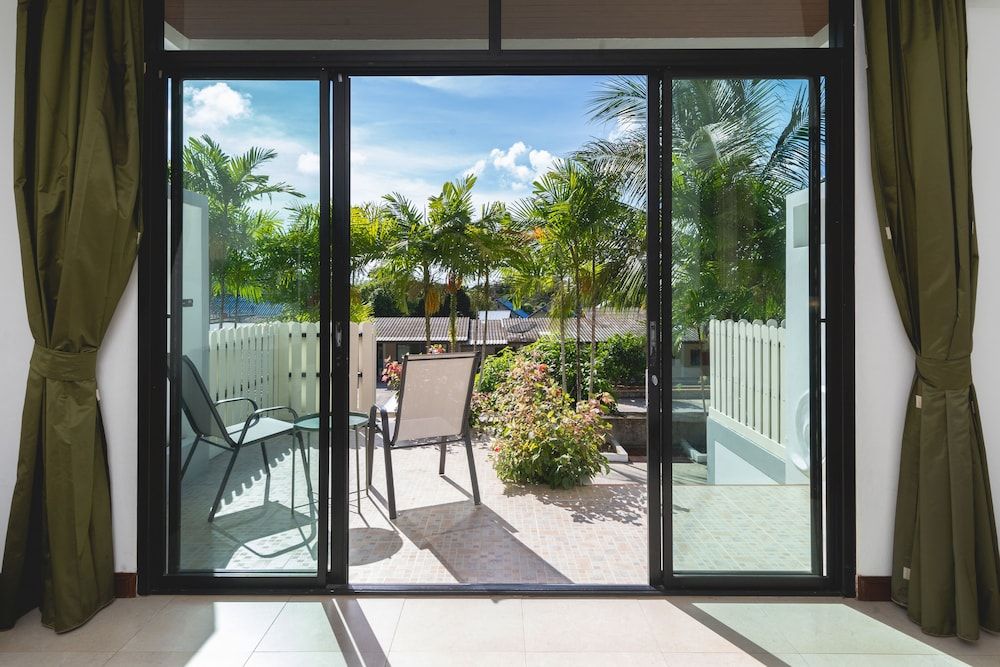 Memory Karon Resort Standard Double Room 6