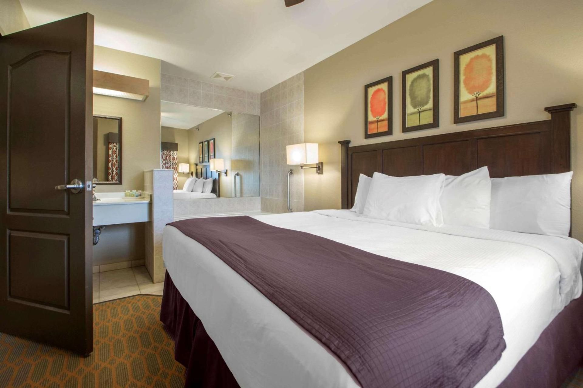 Two-Bedroom Suite
