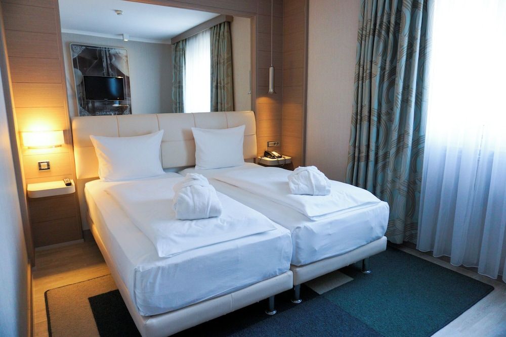 undefined TITANIC Comfort Berlin Mitte