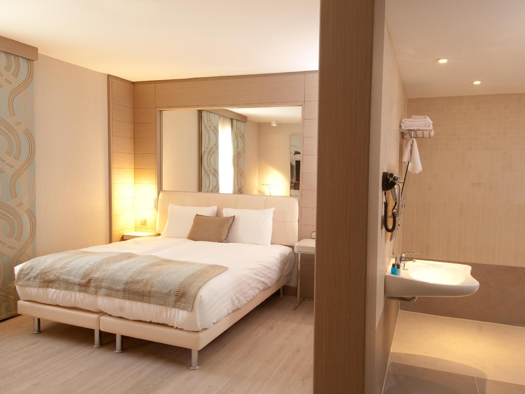 undefined TITANIC Comfort Berlin Mitte 8