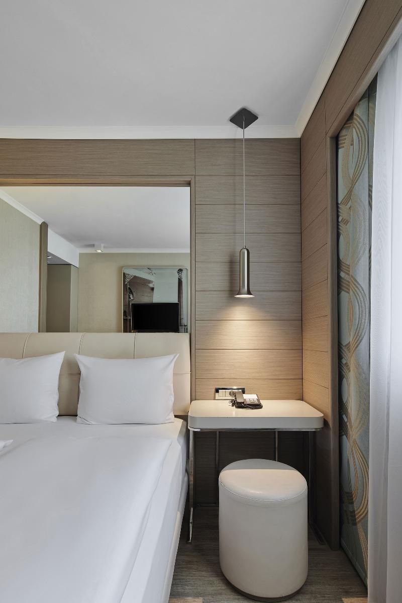 undefined TITANIC Comfort Berlin Mitte 9