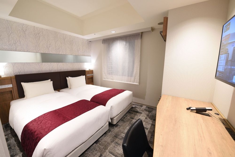 Hollywood Twin Room, Smoking