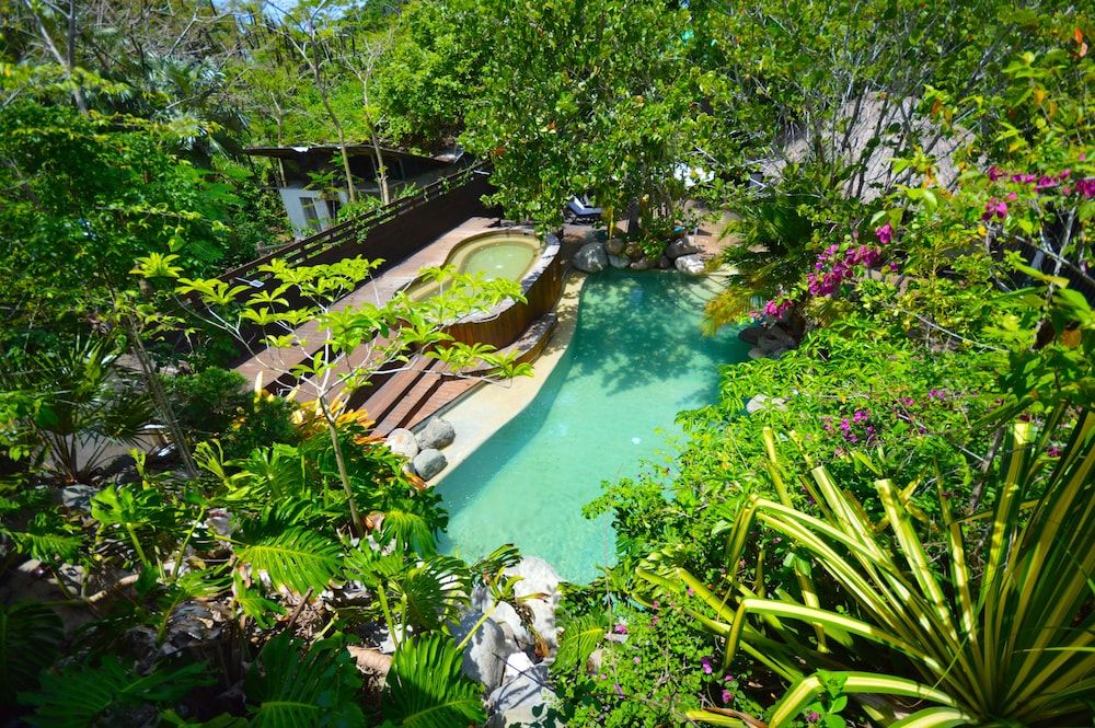 Villas Sur Mer Premium Cottage, 1 Queen Bed, Pool View 7