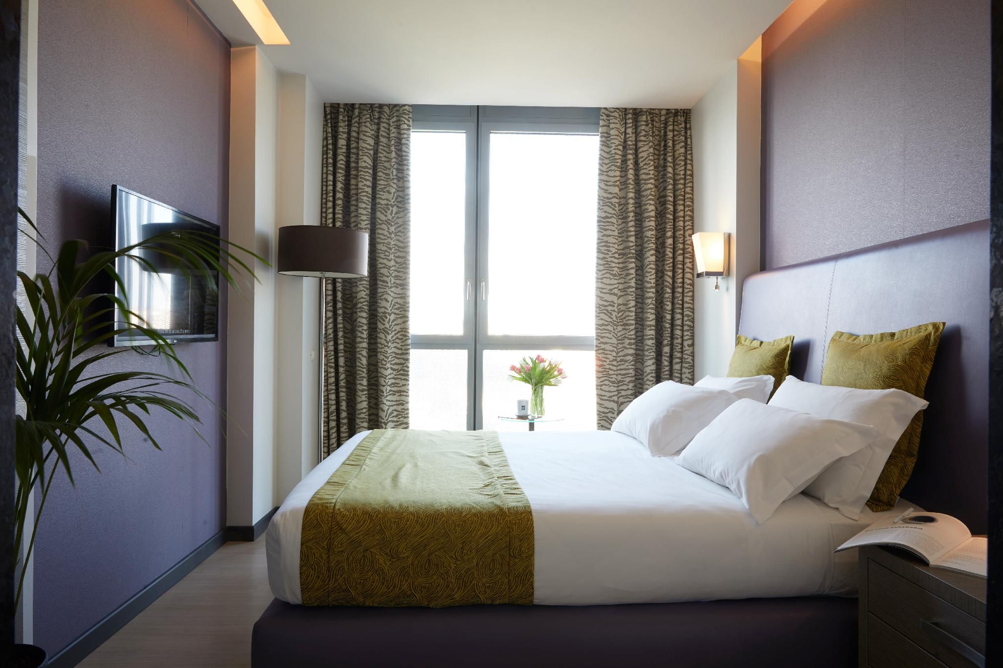 1 King Bed Junior Suite Addl Living Area