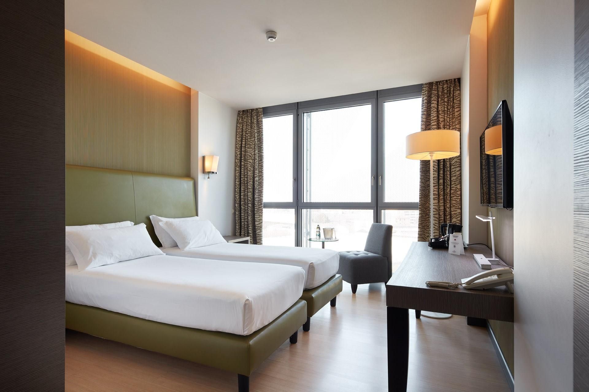 2 Twin Beds Standard