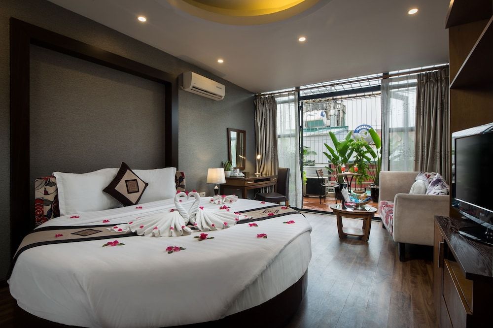 undefined Splendid Star Grand Hotel & Spa