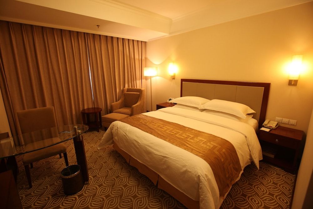 Inner Mongolia Grand Hotel Wangfujing Standard King Room 2