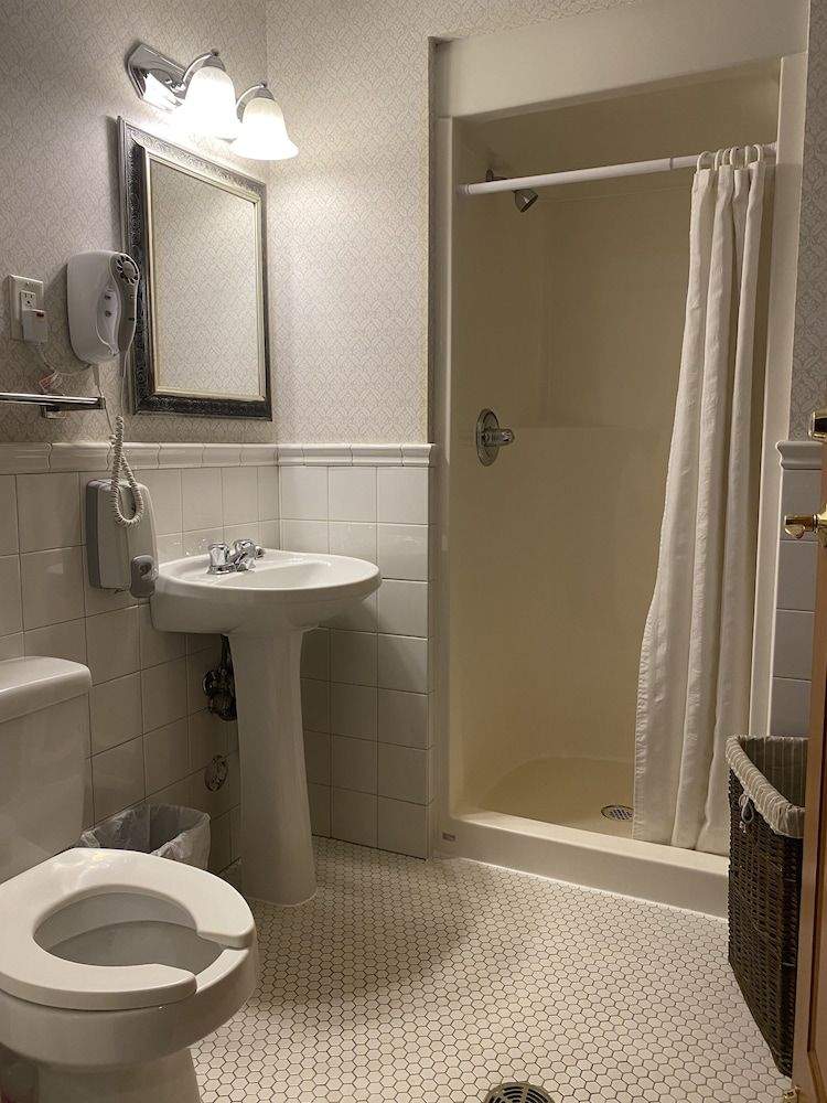 Kingston Hotel Standard Room, 1 Double Bed, Shared Bathroom 4