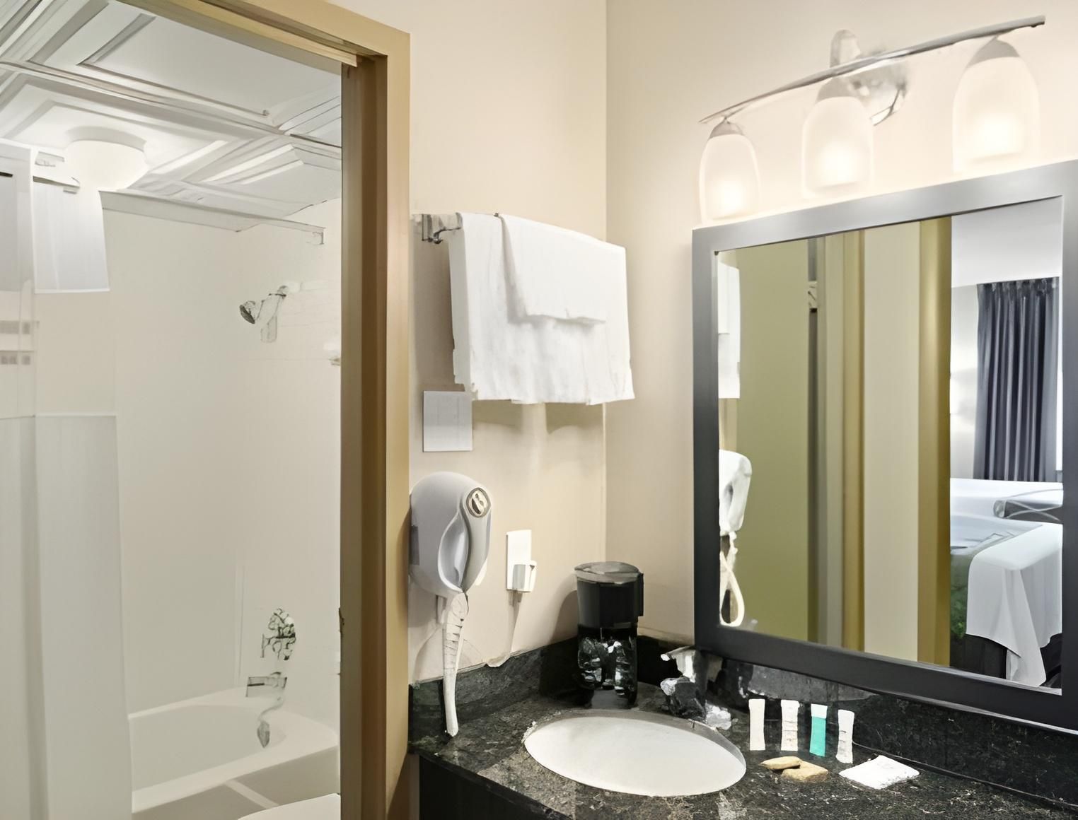 1 King Bed Non Smoking