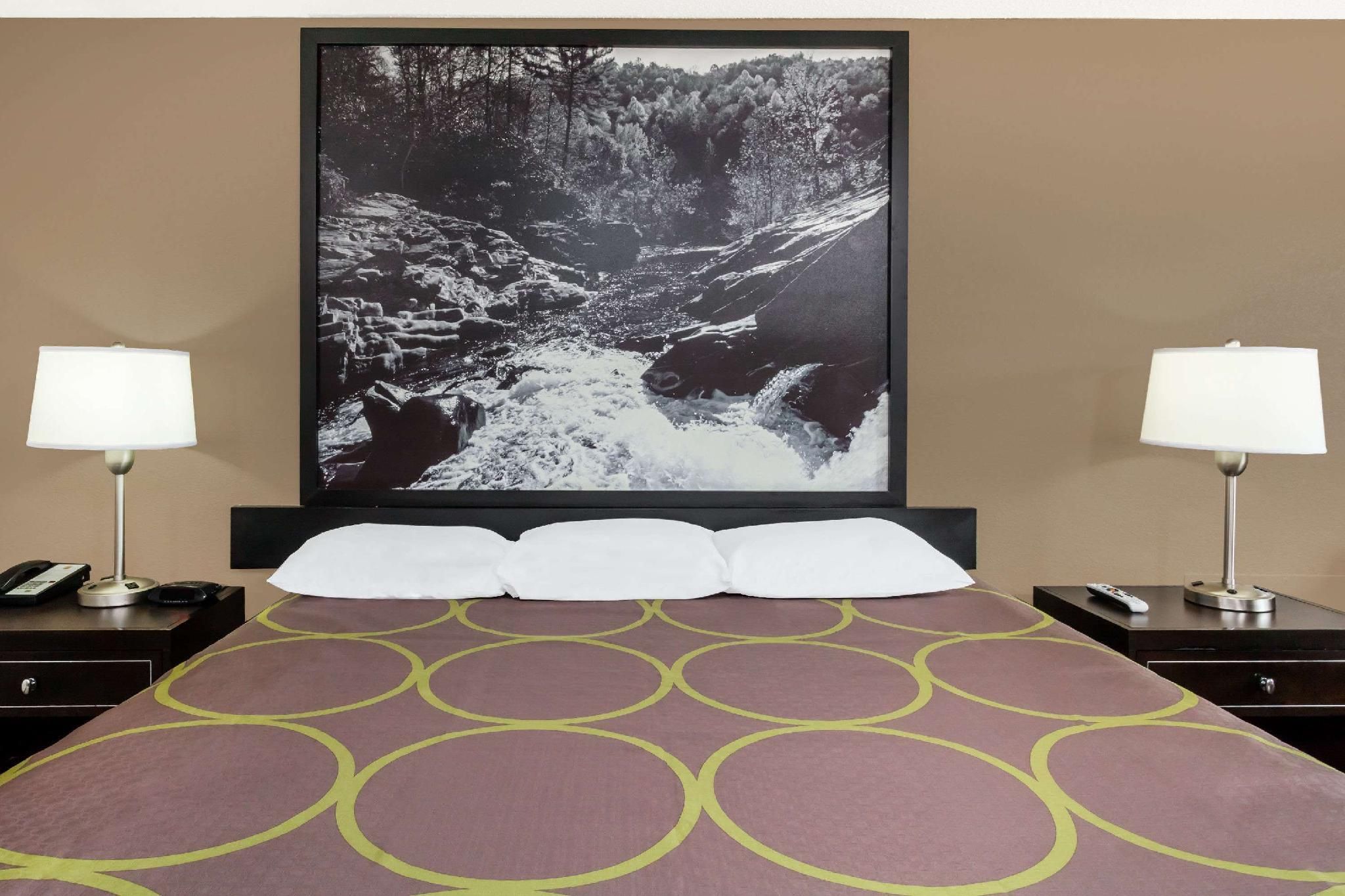 1 King Bed, Mobility Accessible Room, Non-Smoking