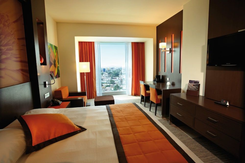 Deluxe Room (Hotwire ROH)