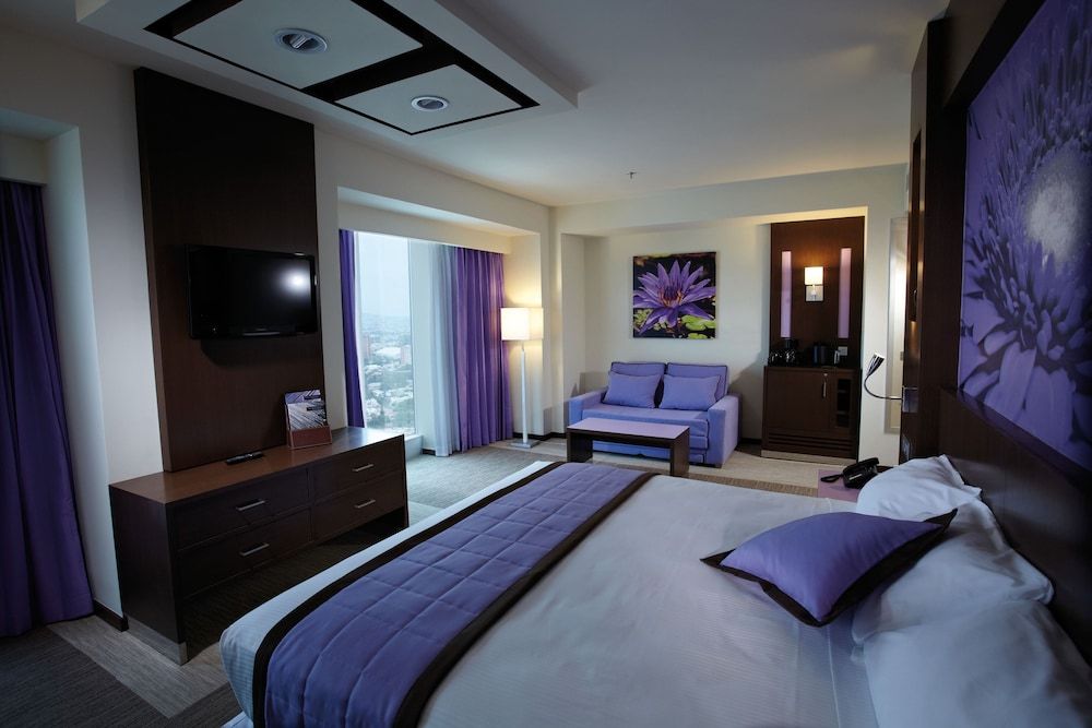 Family Room, 1 King Bed