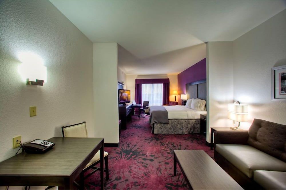 Suite, 1 King Bed, Accessible (Mobility)