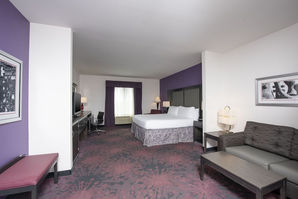undefined Holiday Inn Express Hotels & Suites Columbus-Polaris Parkway by IHG