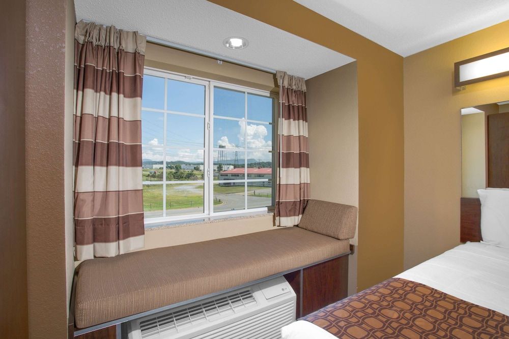 Standard Room, 1 Queen Bed