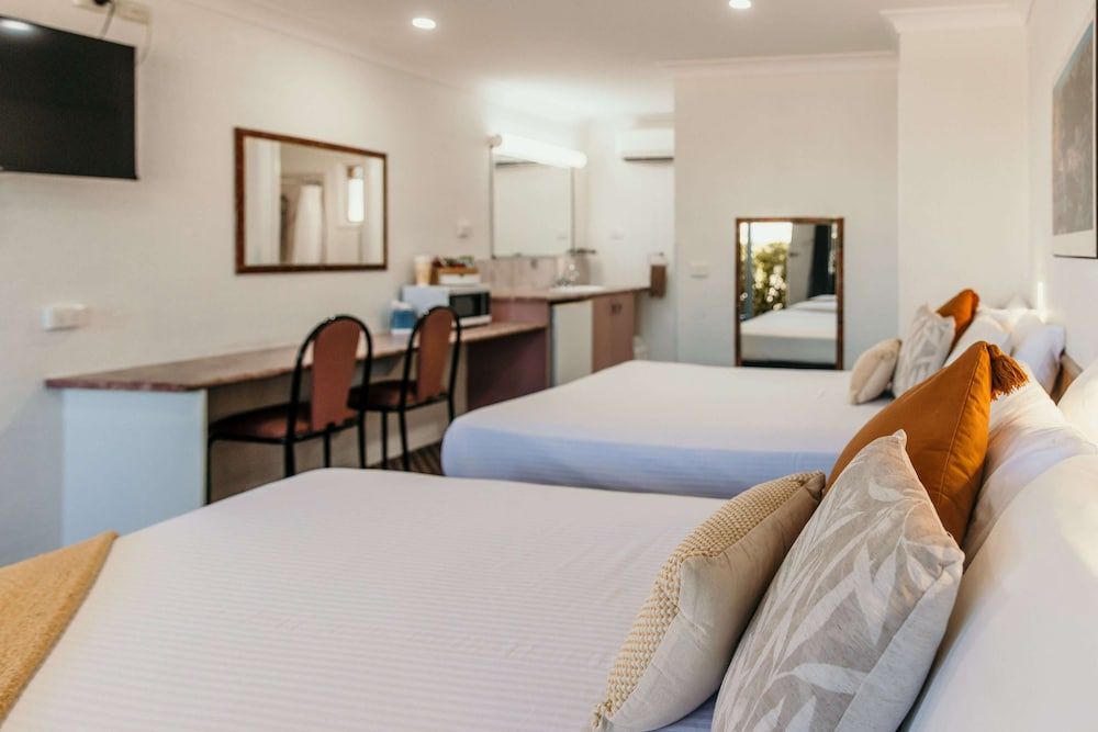 Outback Motel Mt Isa Twin Queen Room (Non Pet) 5