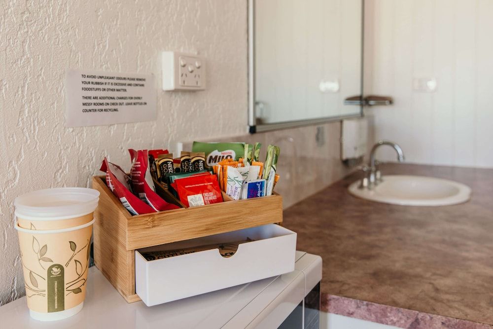 Outback Motel Mt Isa Twin Queen Room (Non Pet) 9