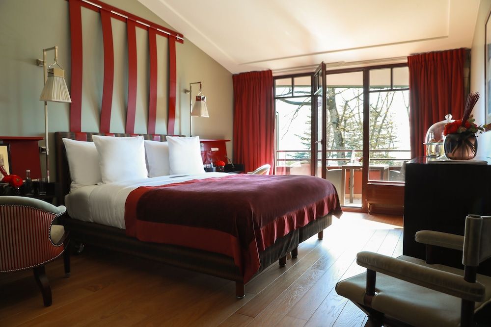 La Reserve Geneve Hotel and Spa Deluxe Room, 1 King Bed, Lake View