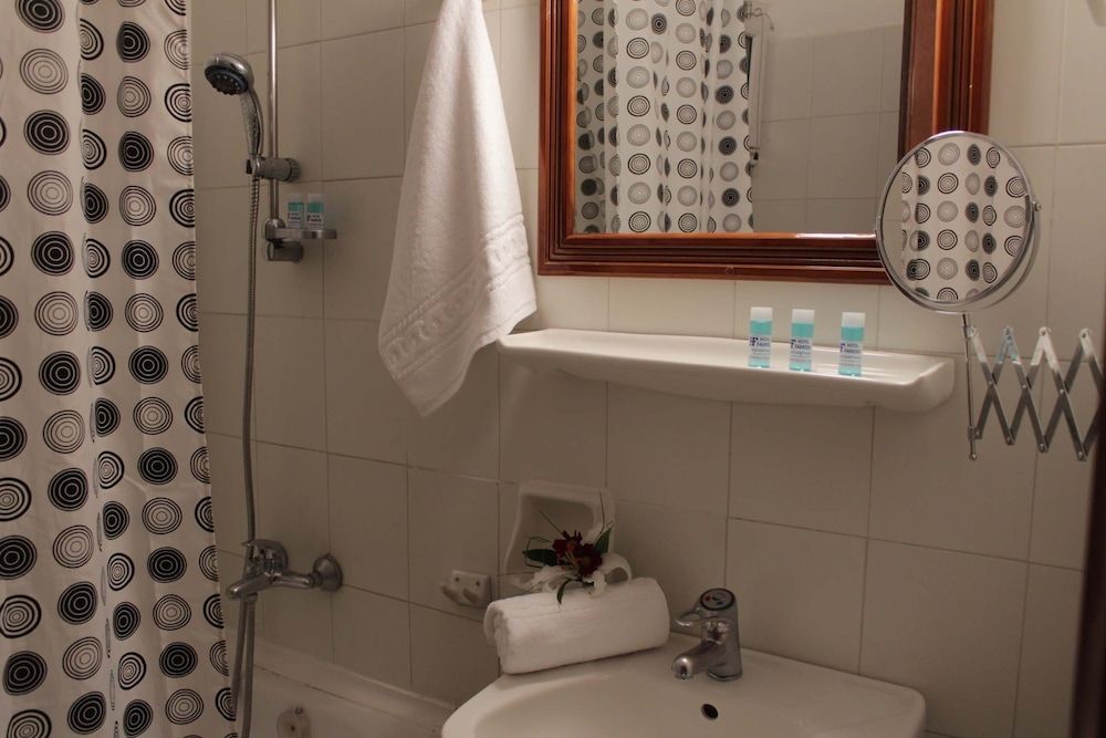 Famissi Hotel Double or Twin Room (Meteora View) 5