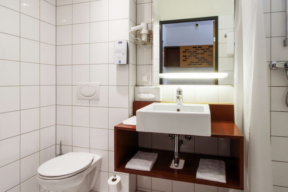 Kyriad Vienna Altmannsdorf Standard Room, 2 Twin Beds 4