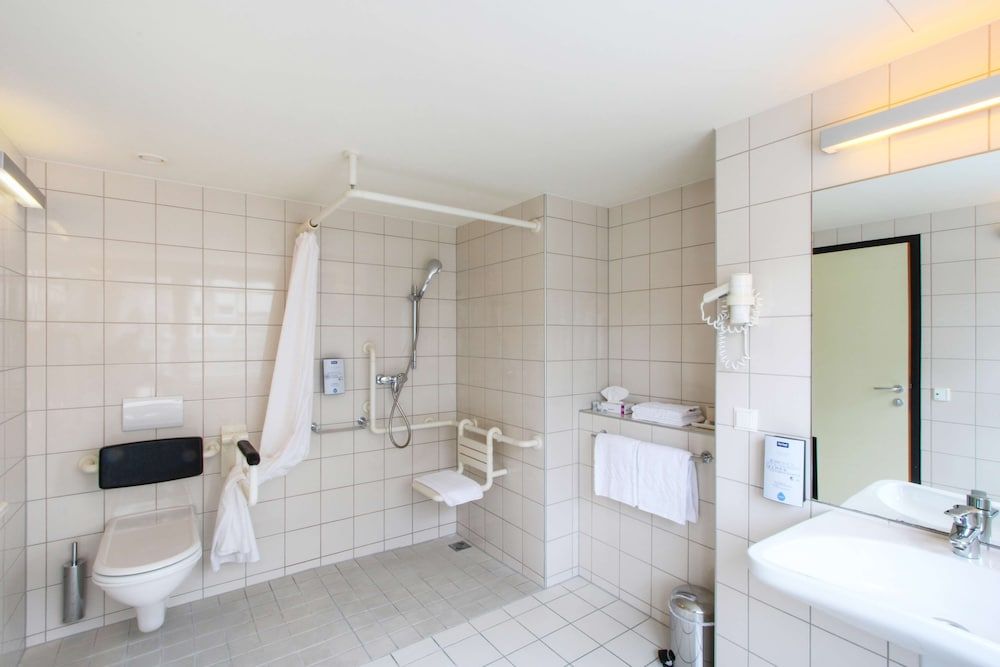 Kyriad Vienna Altmannsdorf Standard Room, 2 Twin Beds 6