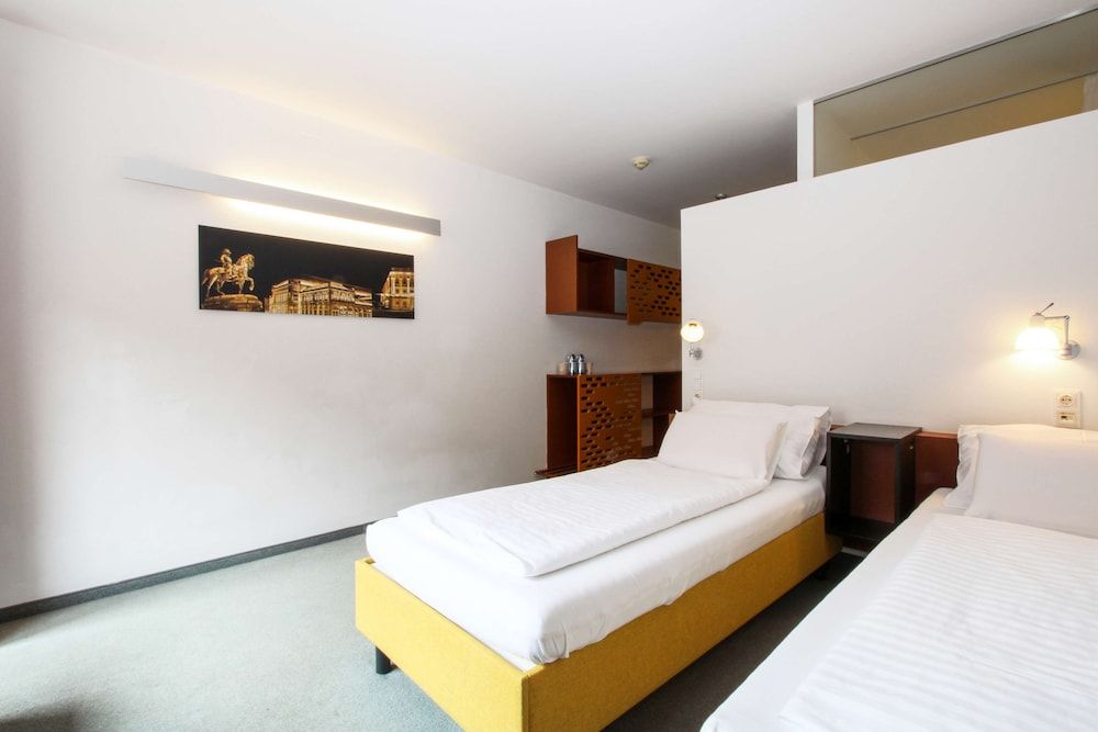 Kyriad Vienna Altmannsdorf Standard Room, 2 Twin Beds