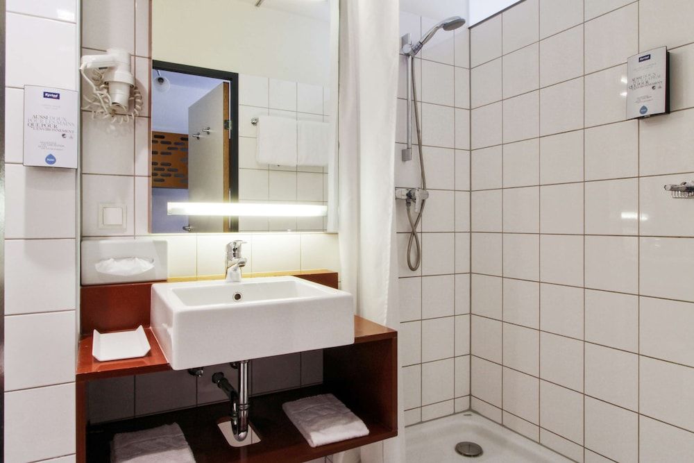 Kyriad Vienna Altmannsdorf Standard Room, 2 Twin Beds 5