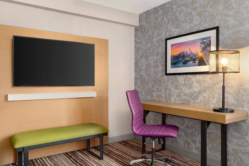 undefined Holiday Inn Philadelphia Arpt-Stadium Area by IHG 9