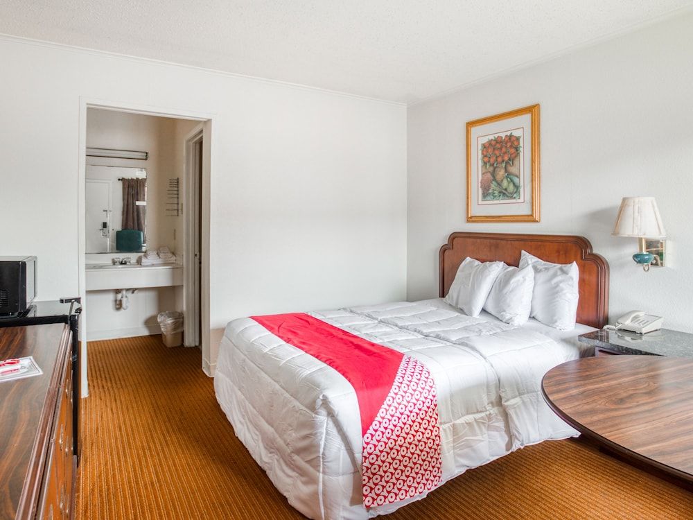 Room, 1 Queen Bed, Smoking