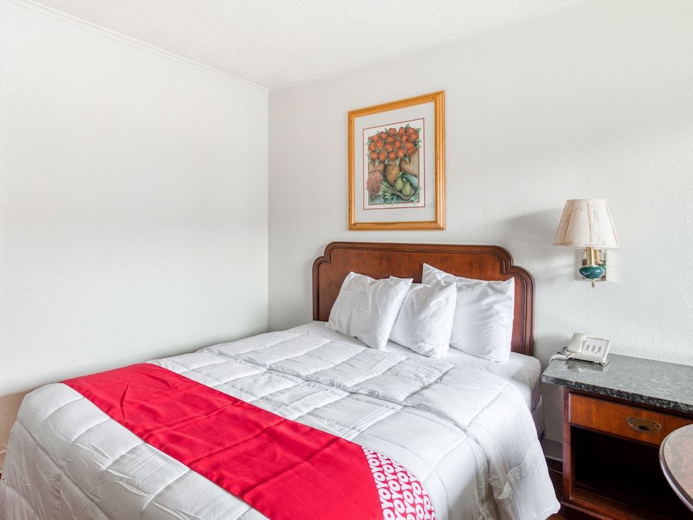 Room, 1 Queen Bed, Smoking