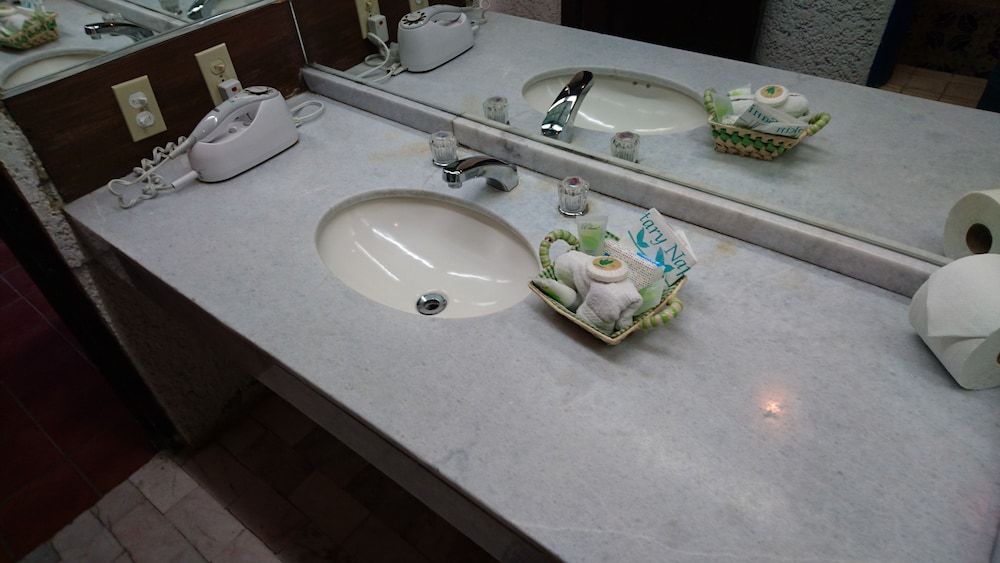 Las Rocas Resort And Spa Junior Suite, 1 King Bed, Ocean View 5