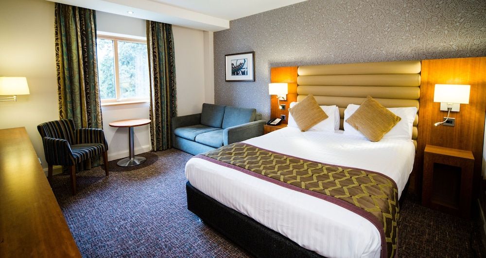 Drayton Manor Hotel Family Room 4