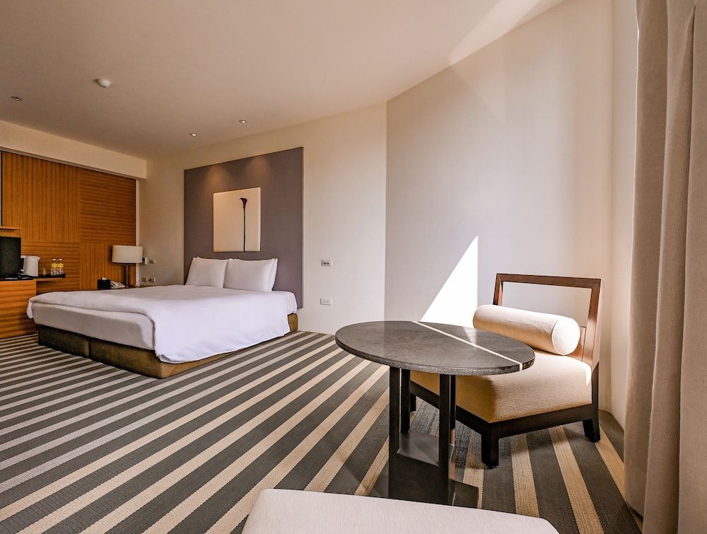 CHECK inn SELECT Taipei Yangmingshan Standard Double or Twin Room 4