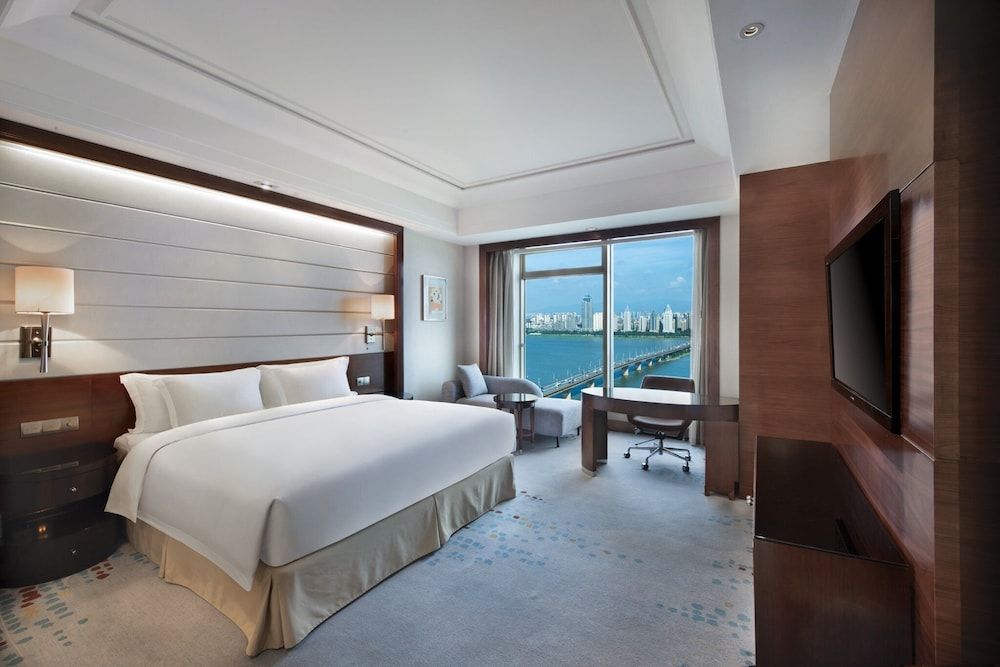 1 King Standard River View