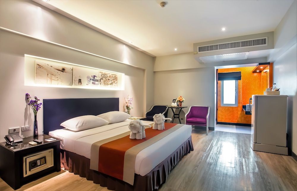 Nouvo City Hotel Superior Classic Double Room 4