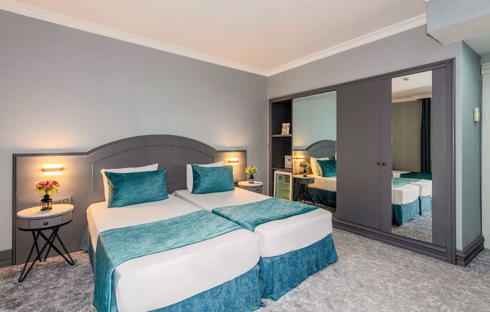 undefined Tilia Hotel 10