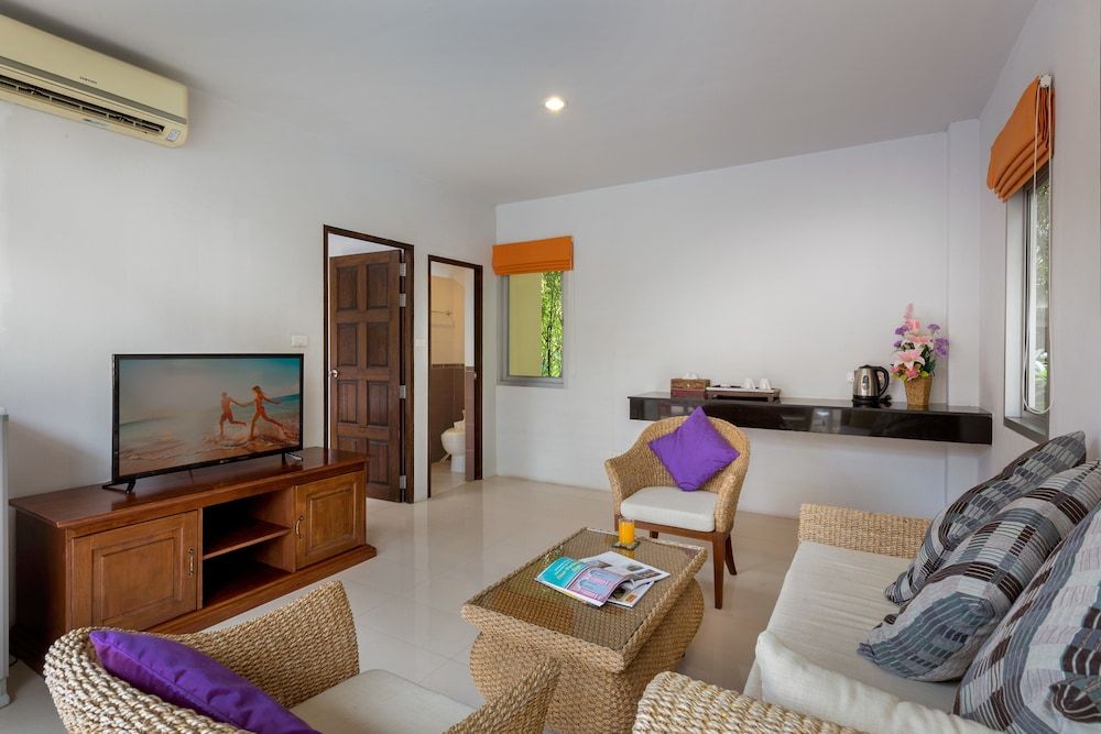 Phuket Sea Resort One Bedroom Pool Access 8