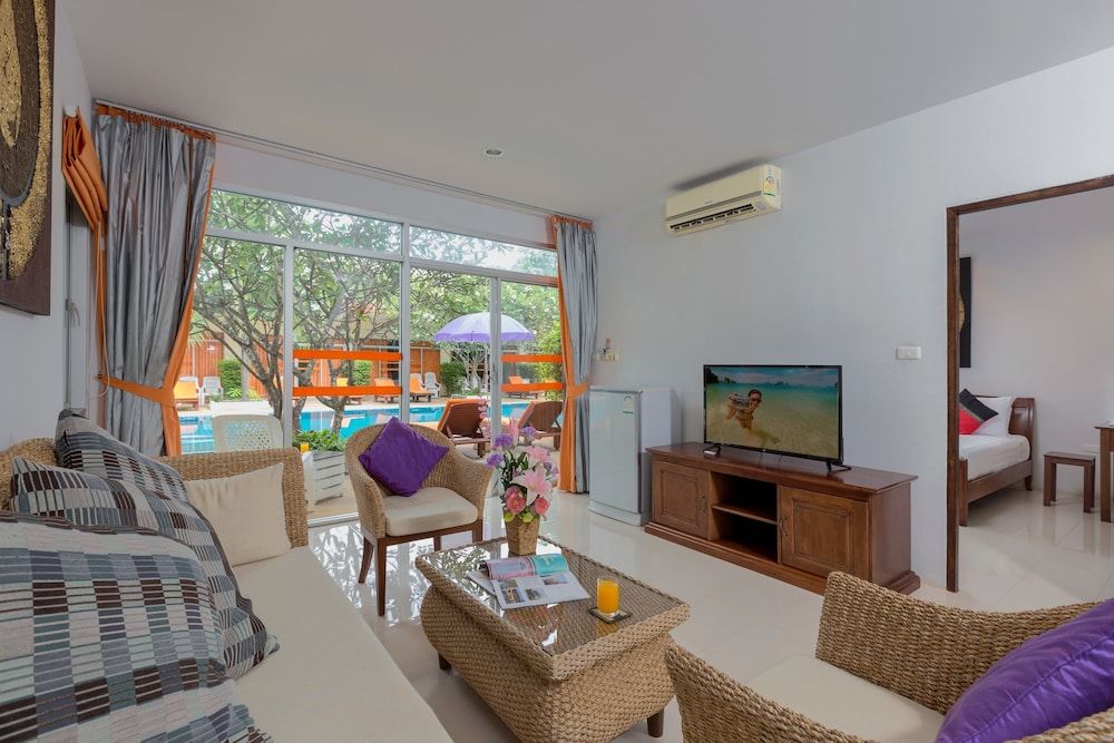 Phuket Sea Resort One Bedroom Pool Access 9
