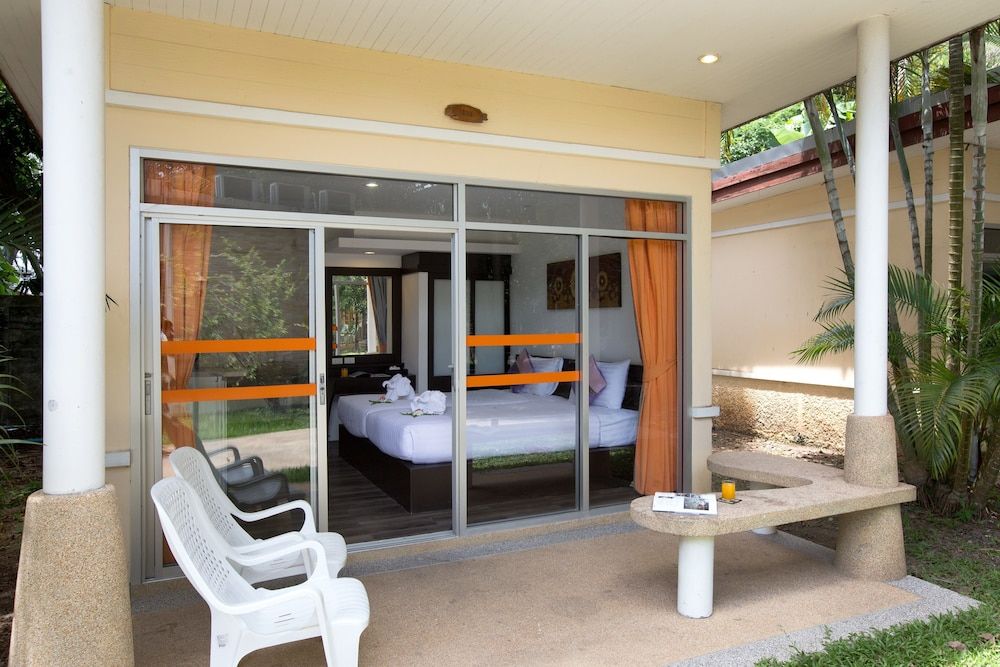 Phuket Sea Resort Deluxe Villa Garden View 2