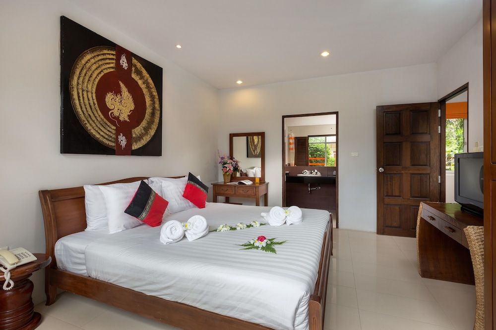 Phuket Sea Resort One Bedroom Pool Access 4