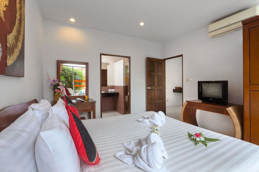 Phuket Sea Resort One Bedroom Pool Access 3