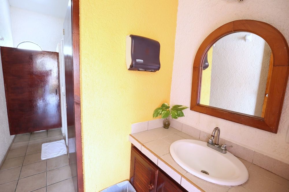 Hotel Bosque Caribe , 5th Av Zone Caribbean Room shared bathroom 4