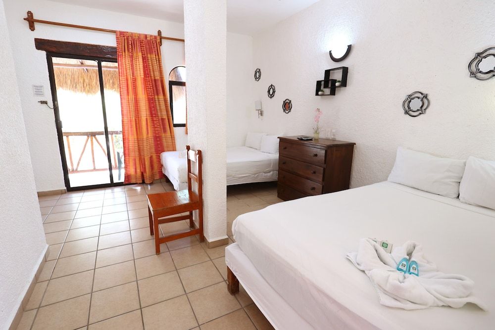 Coba 2 Double Beds with Balcony and Private Bathroom
