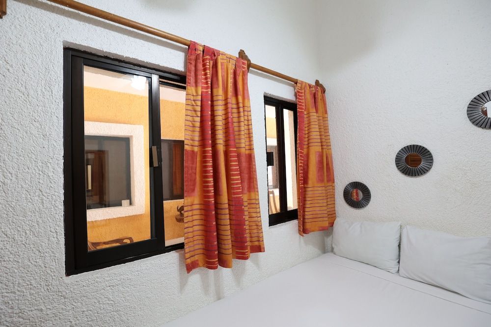 Hotel Bosque Caribe , 5th Av Zone Caribbean Room shared bathroom