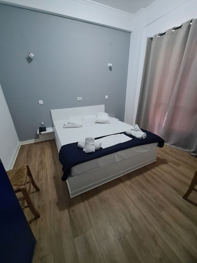 Sparta Team Hotel - Hostel Standard Double or Twin Room, Shared Bathroom 8