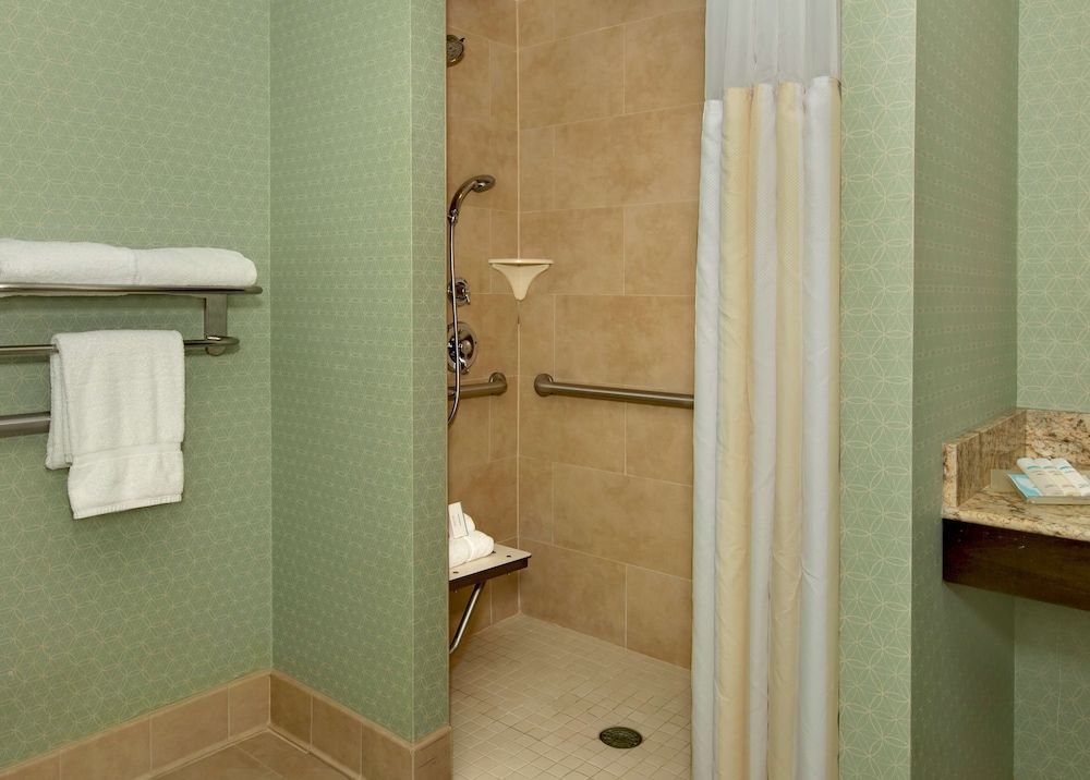 Hilton Garden Inn Washington DC/U.S. Capitol Room, 2 Queen Beds, Accessible (Hearing) 3