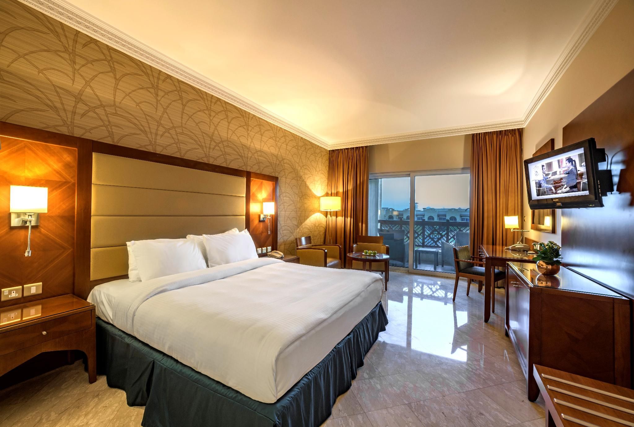1 King Bed And 2 Twin Beds Premium