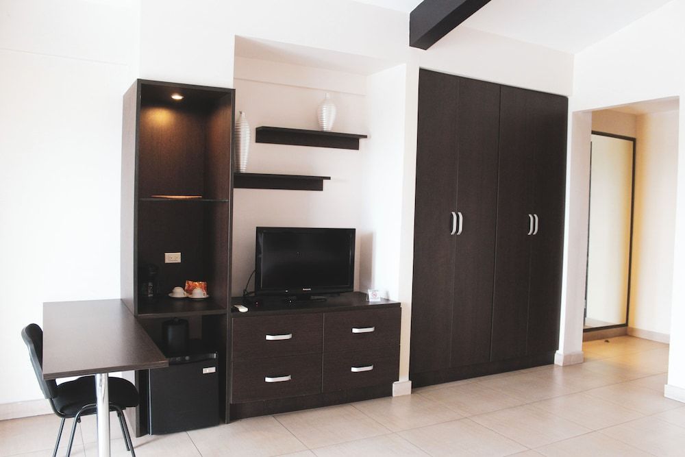 The Beach House Economy Double Room, 2 Double Beds 3